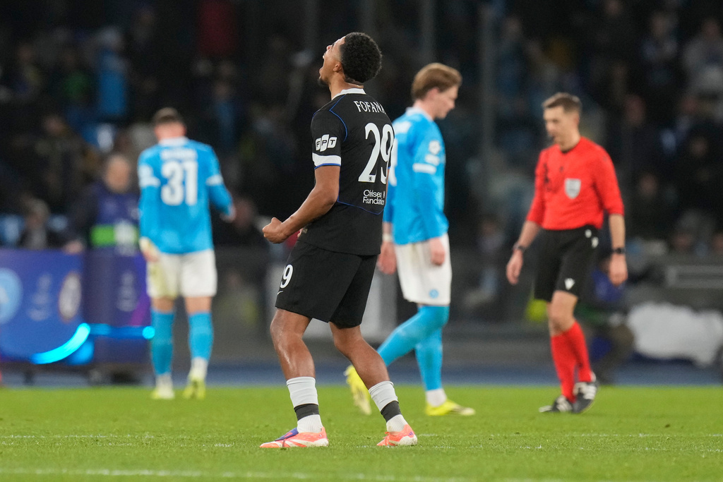 車路士直入16強，拿玻里出局。美聯社