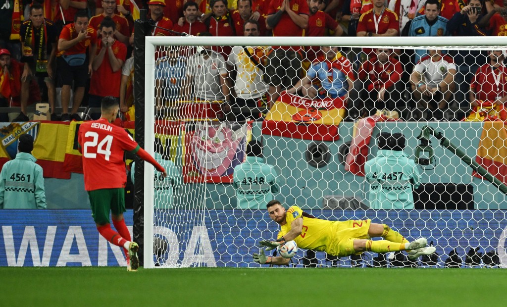 摩洛哥第三球十二碼由巴達比路安操刀被班牙門將烏尼西蒙撲出，西班牙仍落後0:2。REUTERS