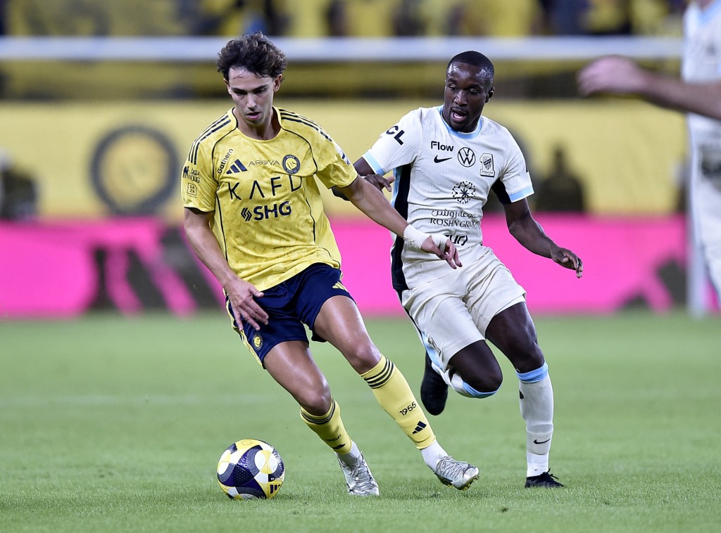 艾納斯1：2負十人伊蒂哈德。路透社