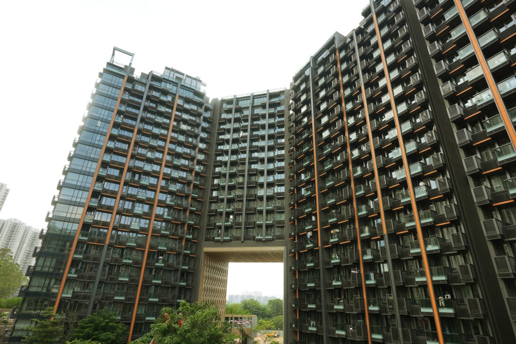 粉嶺ONE INNOVALE C座高層12室，面積228方呎，以每月1萬元租出，呎租44元。