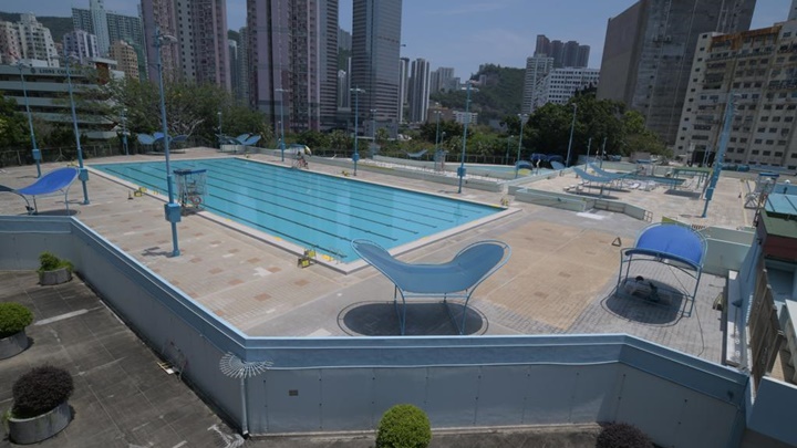 康文署泳池將於12日起重開。
