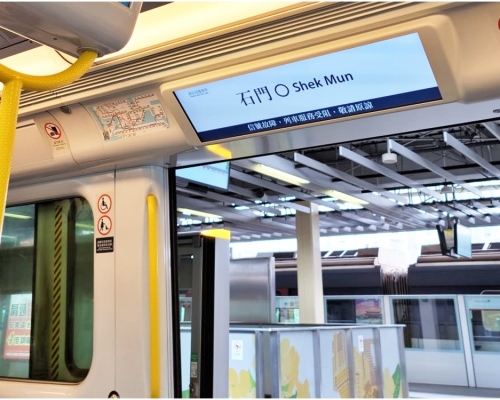 信號故障期間，列車顯示屏上有提示。