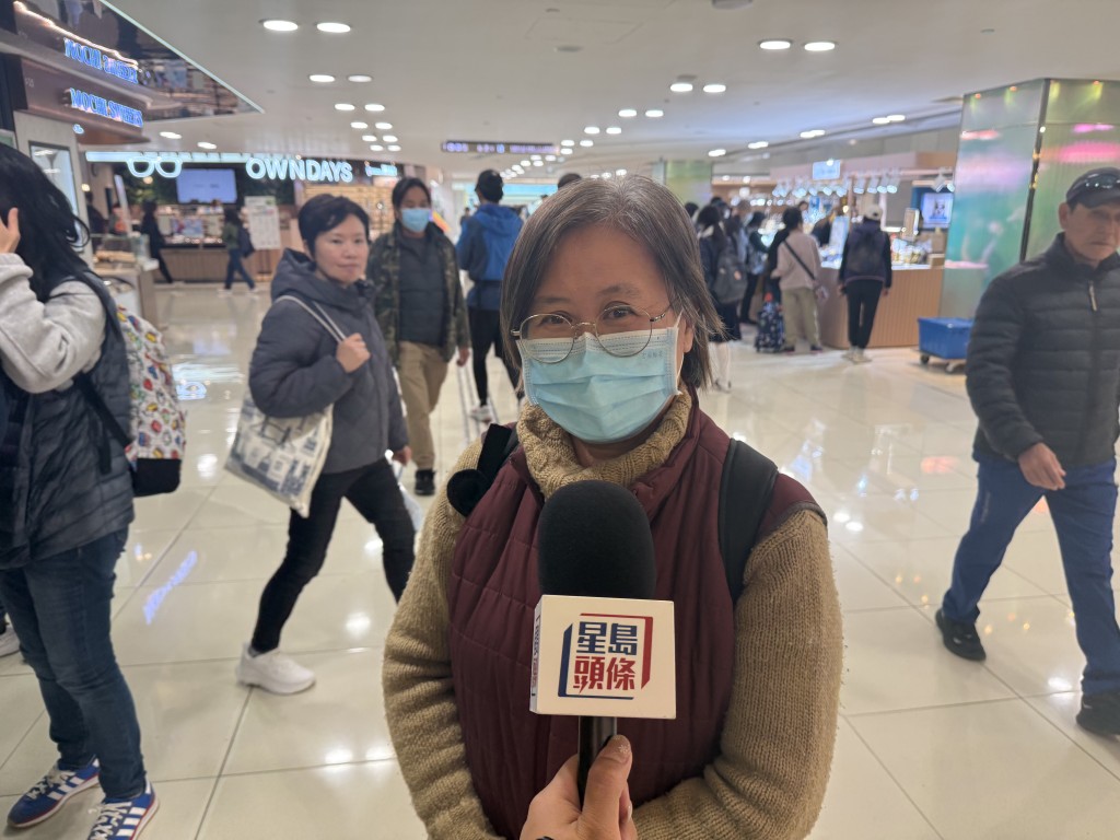 本打算今早前來購票的街坊陳女士對結業消息感到相當突然。 本打算今早前來購票的街坊陳女士對結業消息感到相當突然。