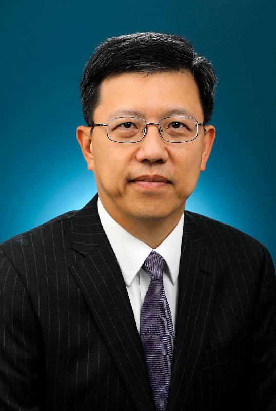 區家盛在調任荃灣民政事務專員前,則為財經事務及庫務局首席助理秘書長(財經事務)。政府新聞處 區家盛在調任荃灣民政事務專員前,則為財經事務及庫務局首席助理秘書長(財經事務)。政府新聞處