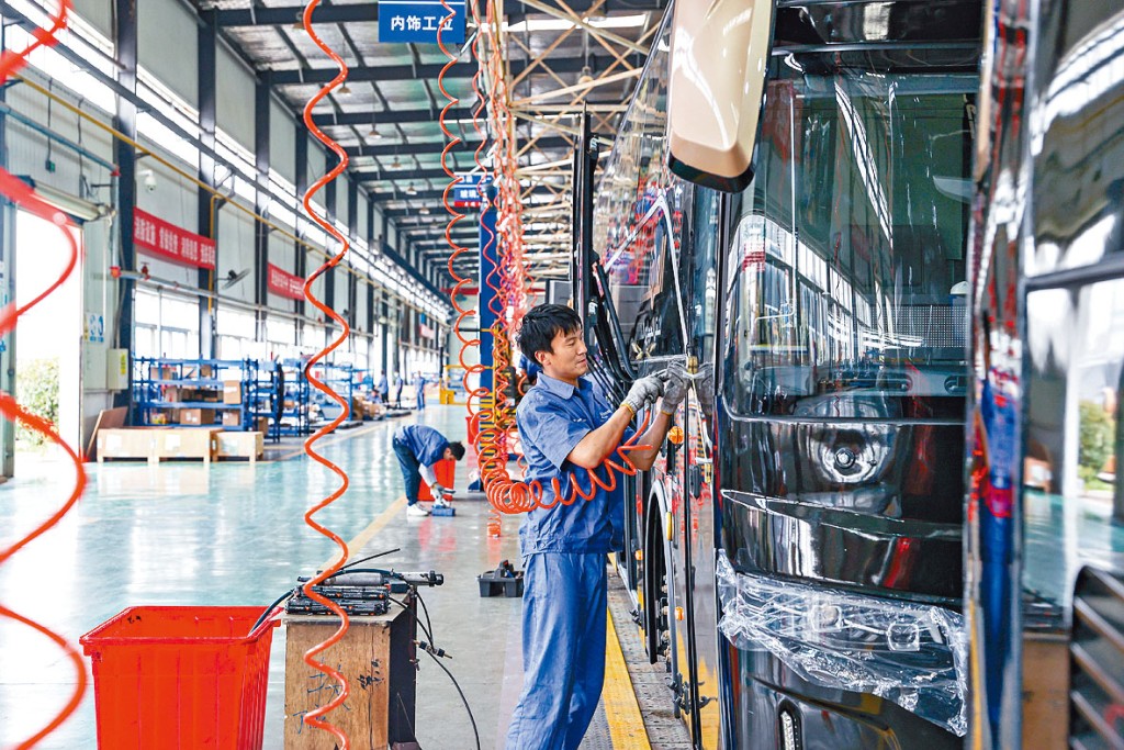 內地最新公布的「三頭馬車」數據，全遜預期。