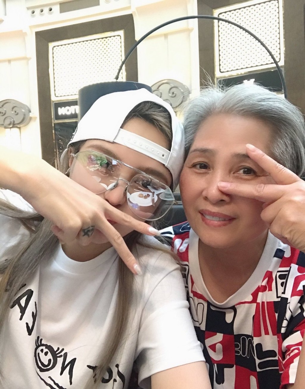 周揚青與小豬媽咪