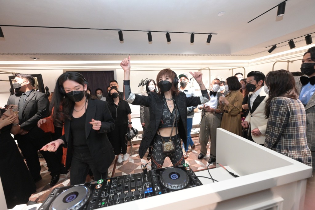 久未露面的张曼玉去年为时尚活动客串DJ。