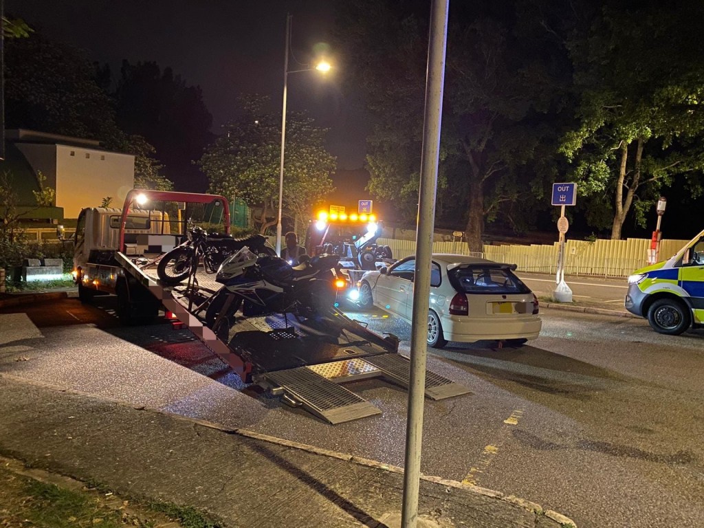 警拖走違規車輛 警方圖片