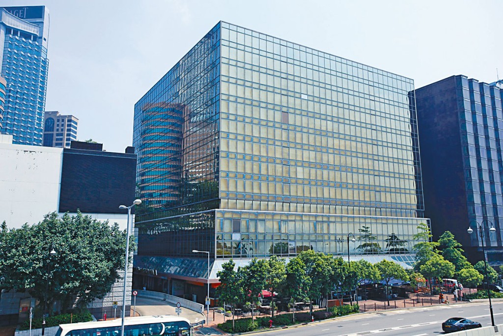 尖東永安廣場銀主盤，將以每呎1.75萬易手。