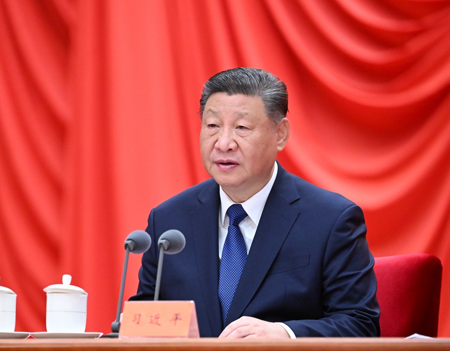 習近平昨日代表中央政治局向全會作工作報告。新華社 習近平昨日代表中央政治局向全會作工作報告。新華社