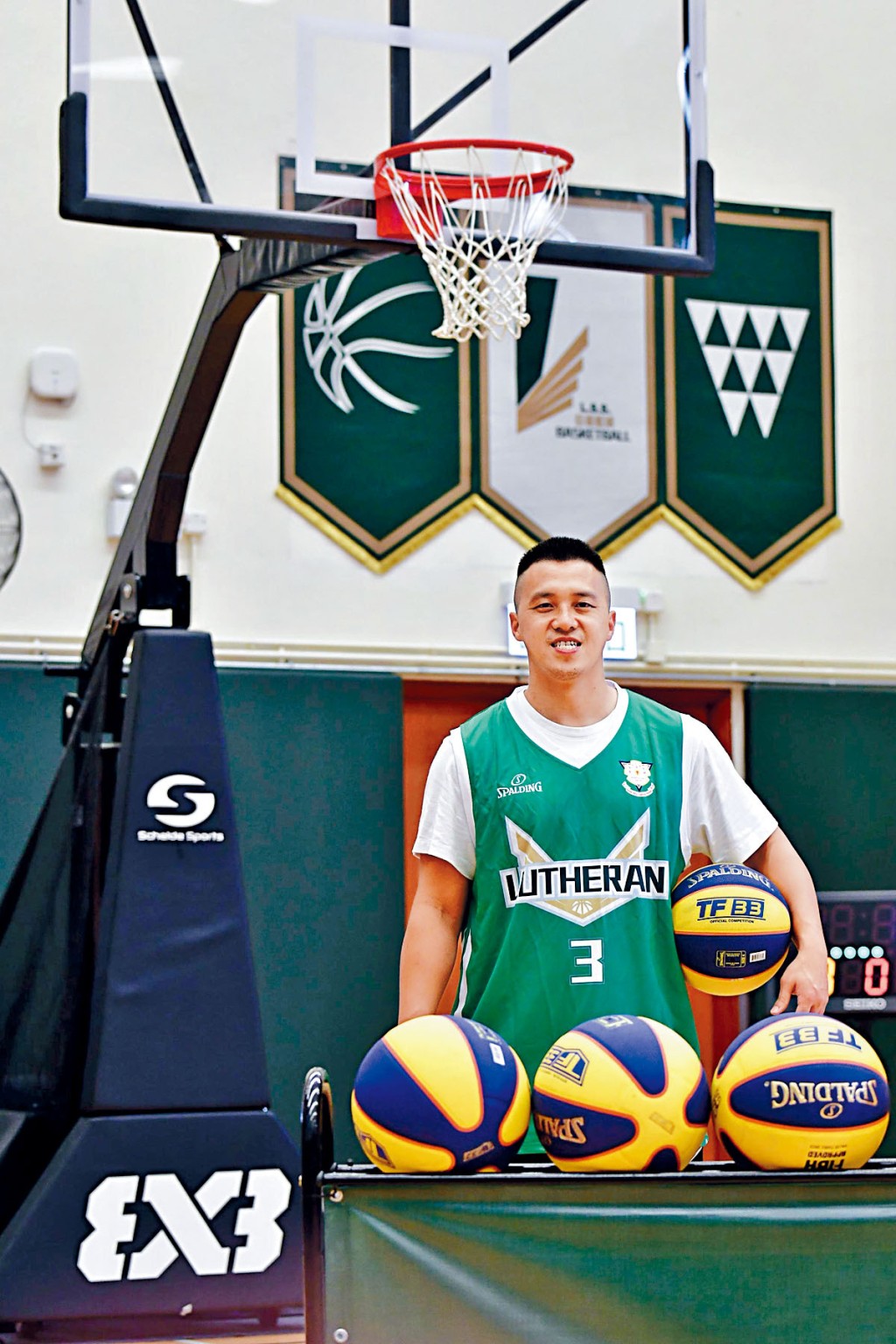 李琪籌建的三人籃球場符合國際籃協標準，三人籃球架亦是由一家荷蘭名廠製造。