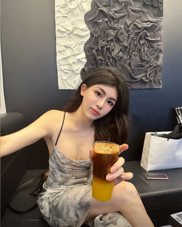 姜顏被湖南人大讚。