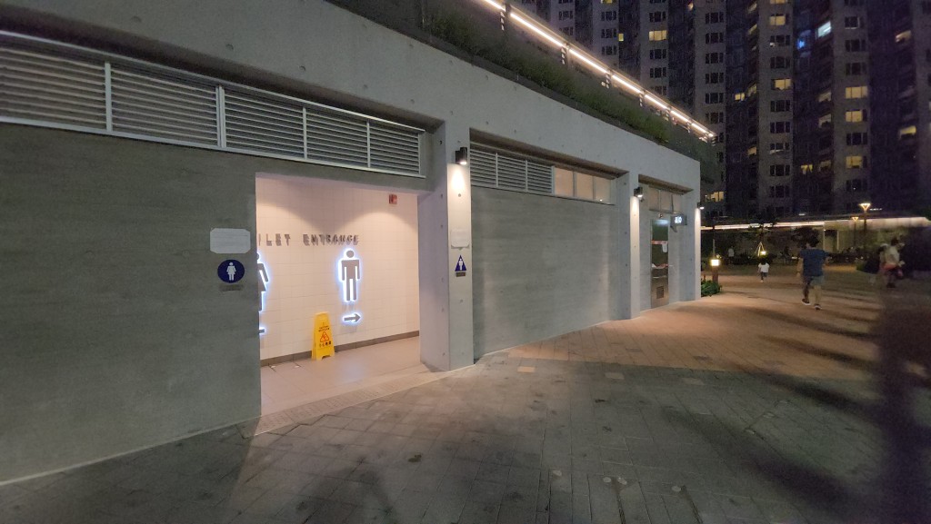 疑兇於紅磡碼頭附近的建灣街花園公廁落網。黃文威攝