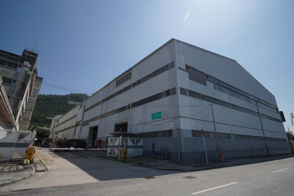 建華集團夥拍博楓資管,購入青衣清甜街4至6號工廈以,將改建發展冷倉。 建華集團夥拍博楓資管,購入青衣清甜街4至6號工廈以,將改建發展冷倉。