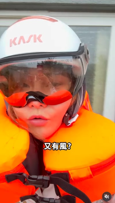 但十號風球不容小覤，五索受大風吹襲立即退避。