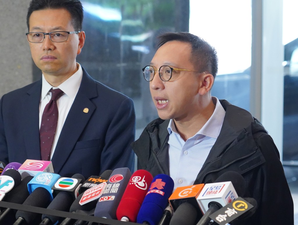 工聯會勞工界候任議員林偉江(右)表示,簡介會對「新丁」來說,可更認識行政立法關係、了解局長的想法。 工聯會勞工界候任議員林偉江(右)表示,簡介會對「新丁」來說,可更認識行政立法關係、了解局長的想法。