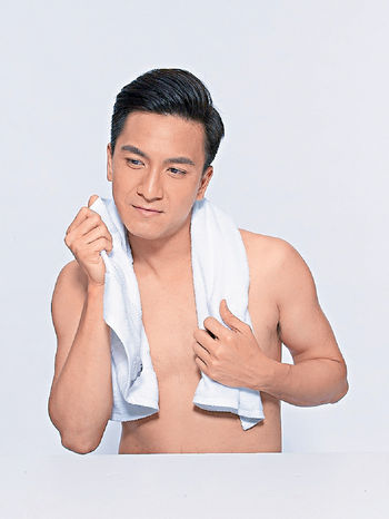 ■馬國明赤膊拍男士皮膚護理中心廣告，他更指皮膚變靚確實增加了演出機會。