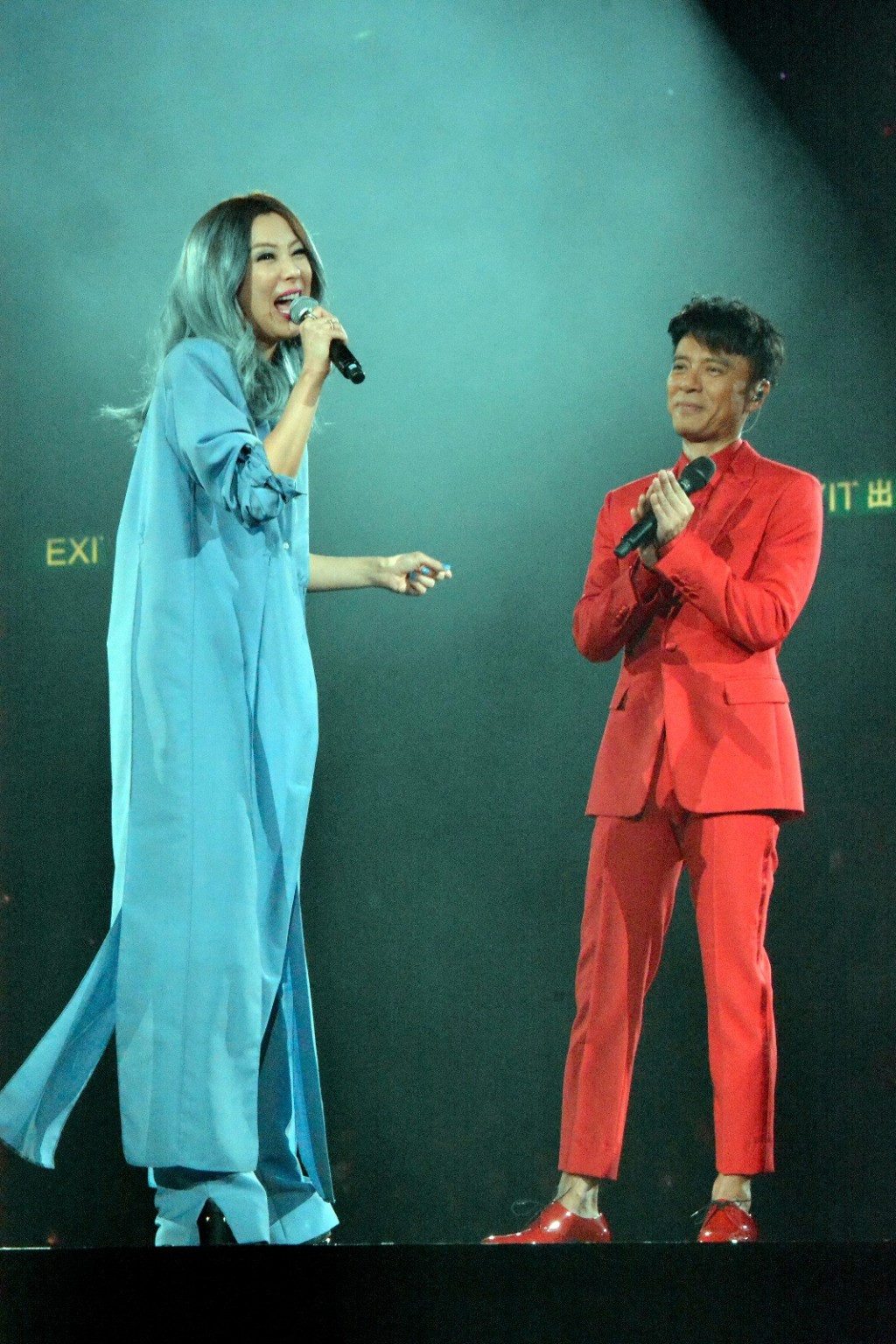 Sammi指，連「底橫」都係粉藍色。