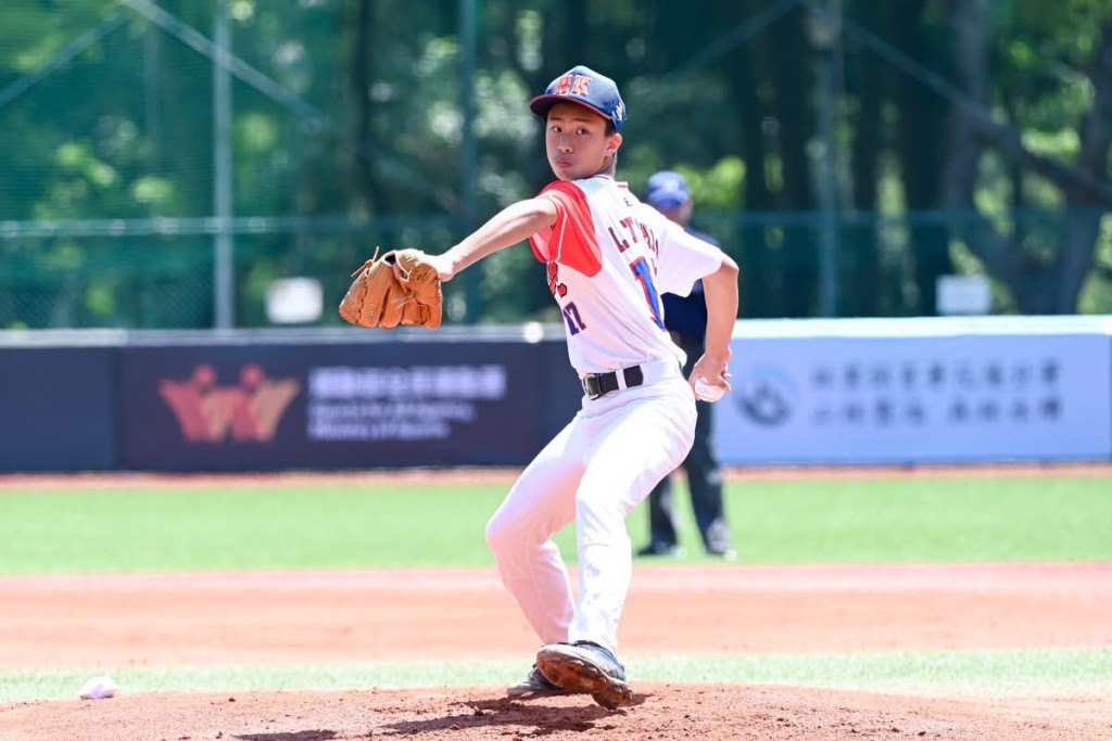 身兼投手、捕手及外野手的陳樂滔,最難忘在對陣世界頂尖勁旅日本隊時,憑實力從對方最強投手手中轟出一支全壘打。(相片來源:受訪者提供) 身兼投手、捕手及外野手的陳樂滔,最難忘在對陣世界頂尖勁旅日本隊時,憑實力從對方最強投手手中轟出一支全壘打。(相片來源:受訪者提供)