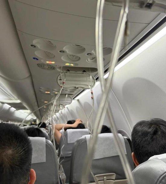 「春秋航空日本」有航班疑故障要急降,乘客要用氧氣罩呼吸。小紅書 「春秋航空日本」有航班疑故障要急降,乘客要用氧氣罩呼吸。小紅書