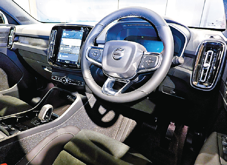 ■車廂設計跟XC40同出一轍,中控台附設9吋觸控屏幕。 ■車廂設計跟XC40同出一轍,中控台附設9吋觸控屏幕。