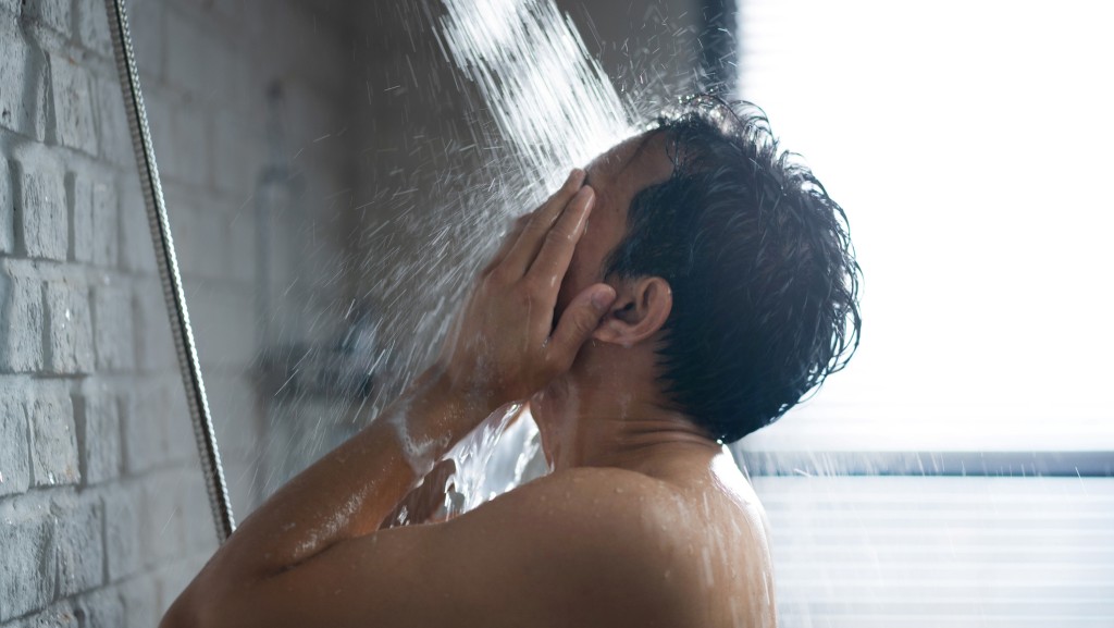 醫生推薦4個晨間習慣 可提升睡眠品質更精神 沖熱水涼都有效？