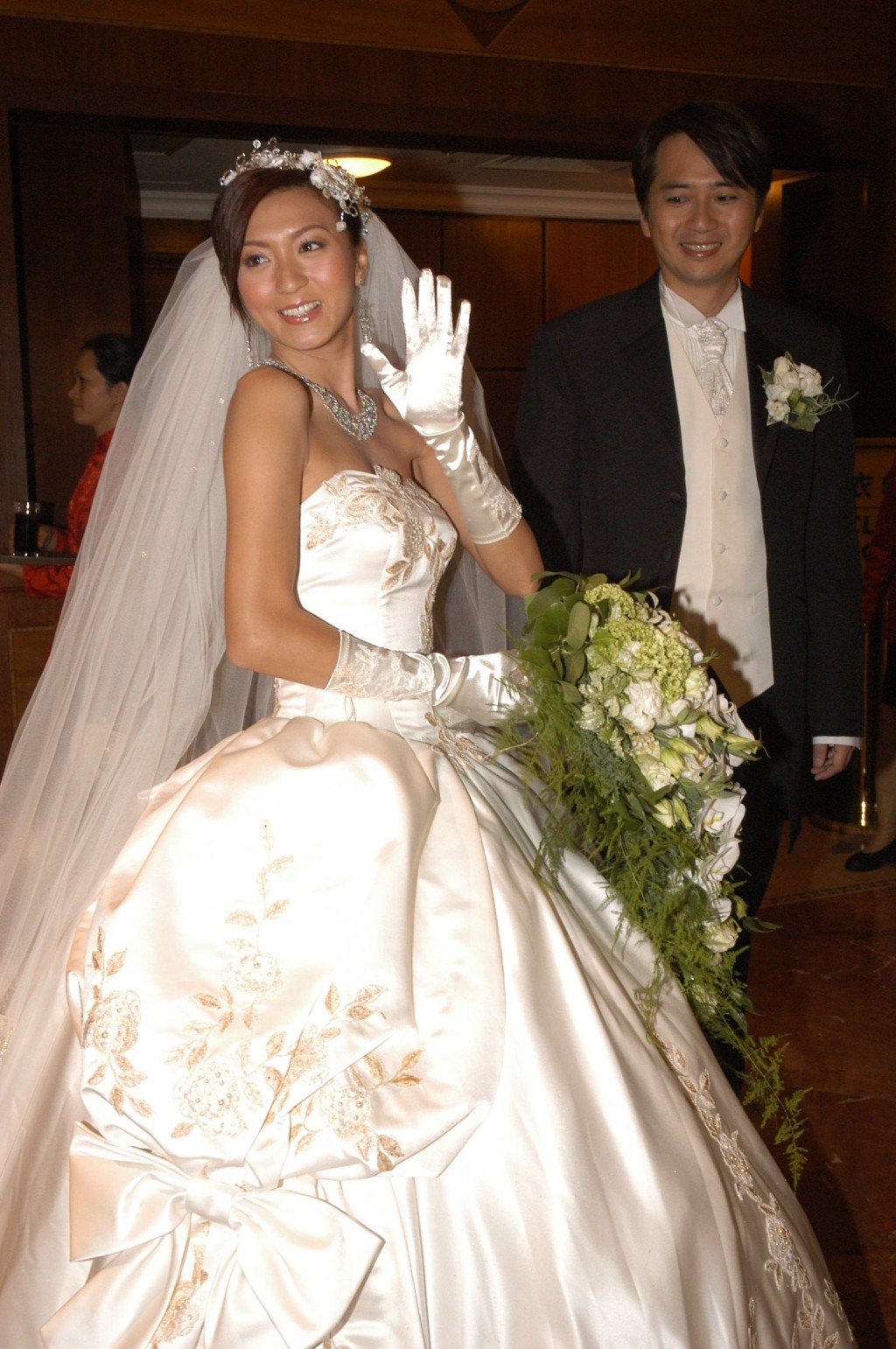 选亚姐出身的姚嘉妮与艺人林祖辉2006年结婚。