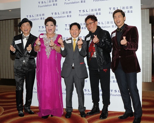 阿倫與肥媽、區瑞強等出席周年晚宴。