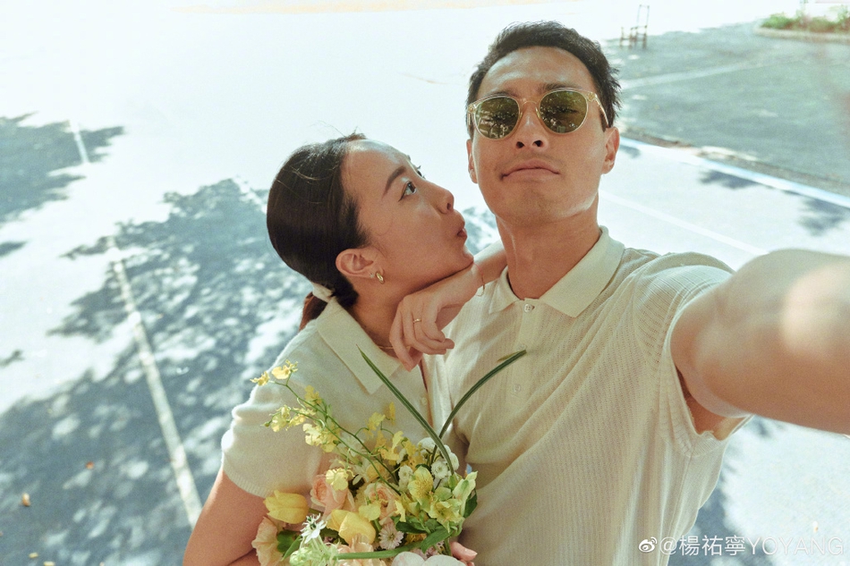 楊祐寧趁9月9日晒夫婦甜蜜合照。