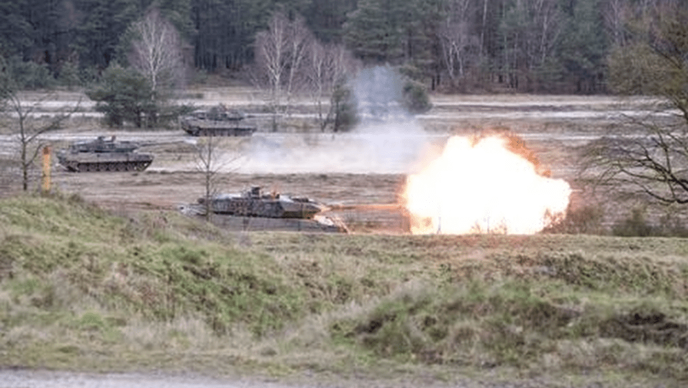 德國軍隊在卑爾根訓練烏克蘭人使用 Leopard 2 坦克。路透