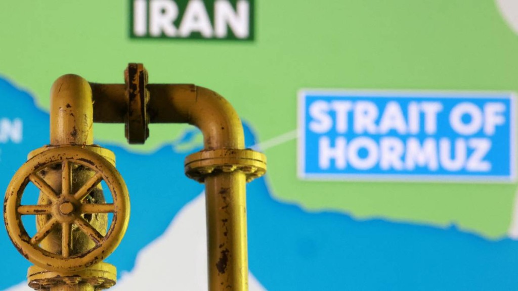 伊朗封鎖霍爾木茲海峽影響全球石油供應。(路透社)