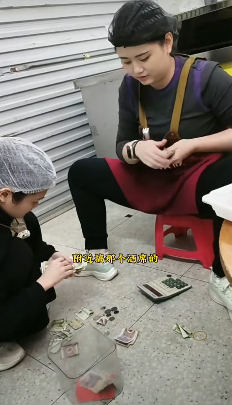 「肥娟小吃」甚受小學生歡迎。抖音＠肥娟小吃