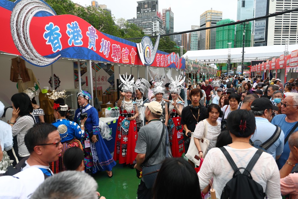 「同鄉社團家鄉市集嘉年華」已第四屆舉辦,是資助計劃的標誌性旗艦活動。 「同鄉社團家鄉市集嘉年華」已第四屆舉辦,是資助計劃的標誌性旗艦活動。