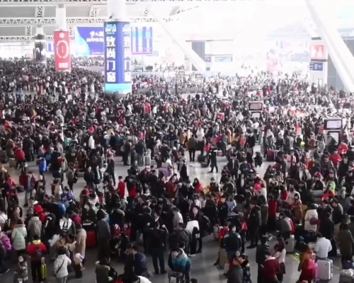 广州南站今年春运每日客流量达到60万人次。网上图片