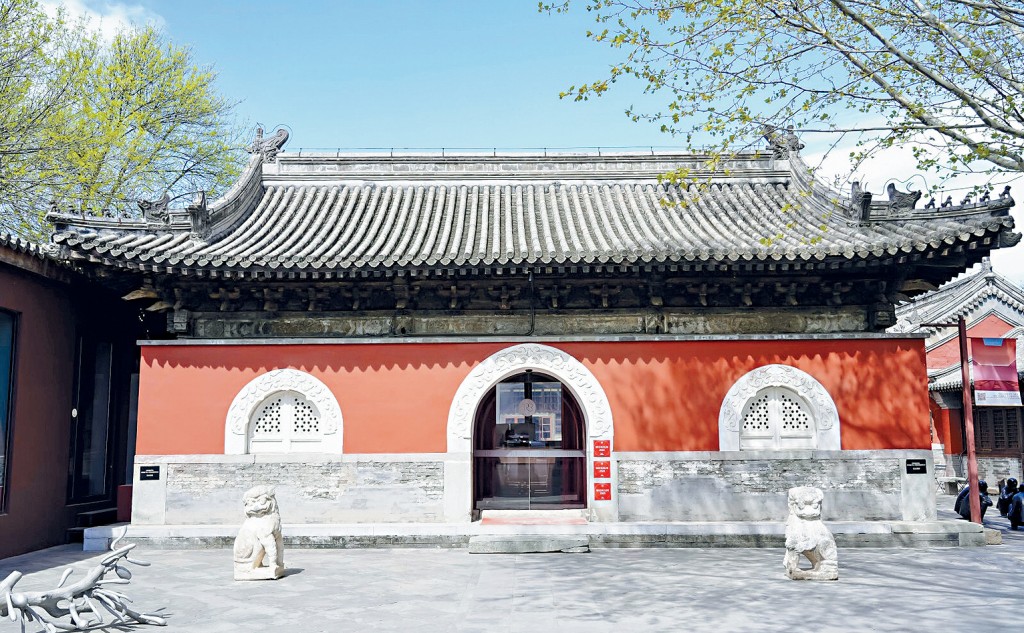 由前清朝寺廟修葺而成的「北京Temple 東景緣畫廊」。