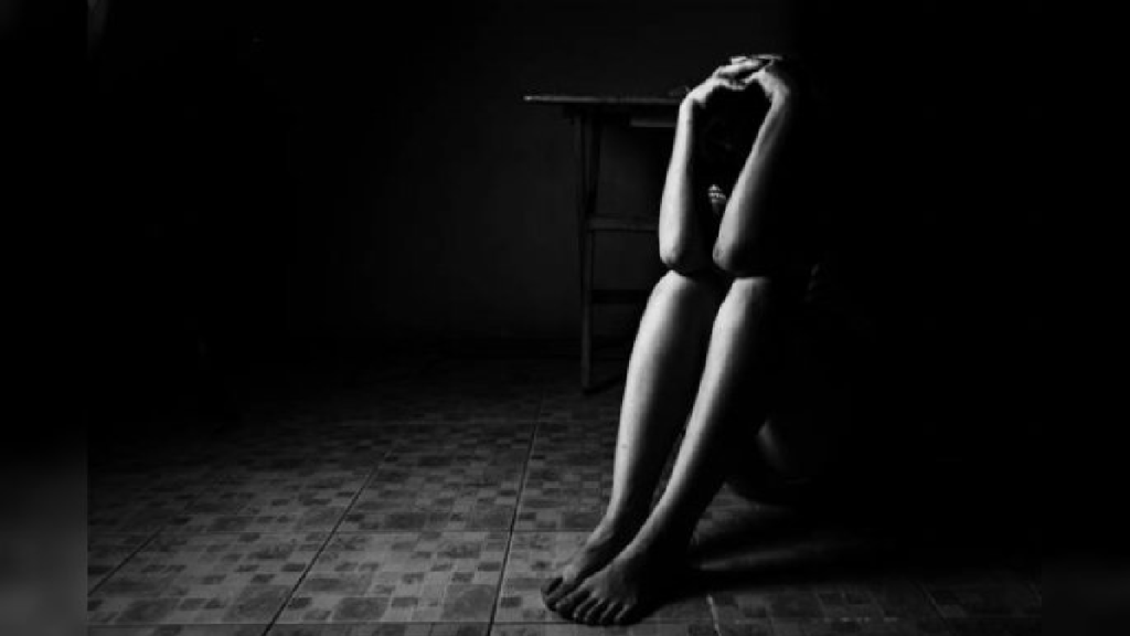 5名男學生以猜輸「包剪揼」摸私處為名,猥褻腦病女同學。(路透社)