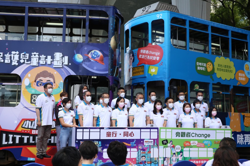 警队希望透过电车流动展览，藉此提升市民保护儿童的意识。(刘汉权摄)