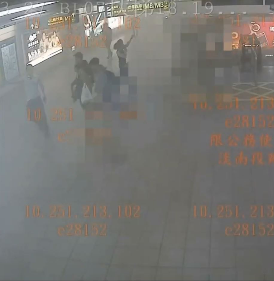 張文19日犯案時不斷換裝扮路人及使用不同交通工具逃走。中時