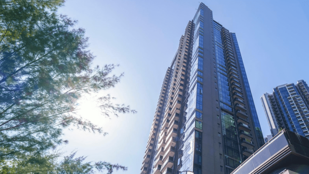 海盈山連沽4伙，單日套現逾1億。