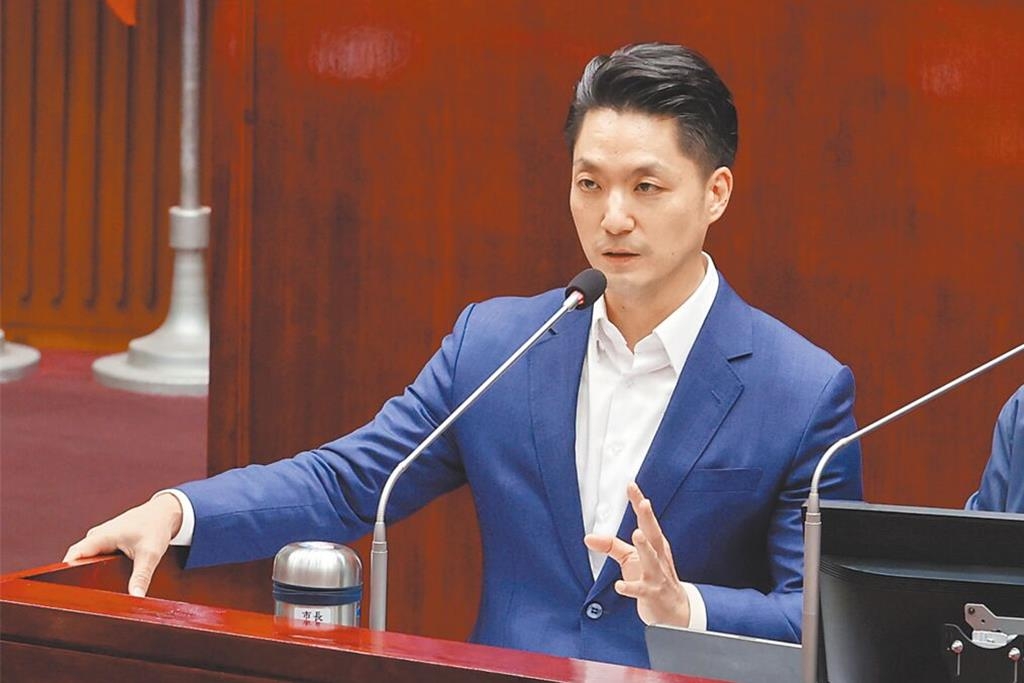 卓榮泰稱小紅書傷害台灣言論自由,蔣萬安轟反中反到自己變共產黨。 中時 卓榮泰稱小紅書傷害台灣言論自由,蔣萬安轟反中反到自己變共產黨。 中時