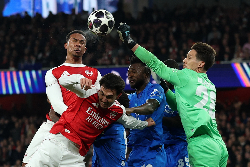 利華古遜門將巴拉史域治今場多次化解阿仙奴的攻門。美聯社