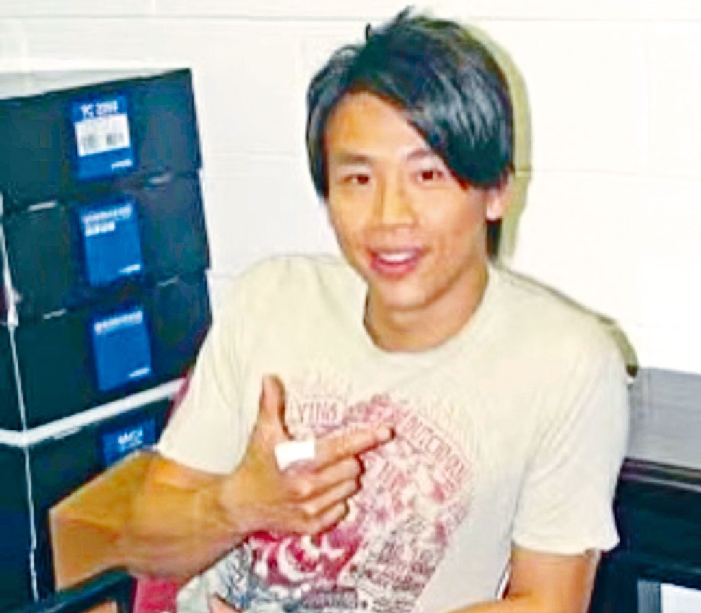 ■陶喆15年前揸電單車發生車禍，以致手指骨折。