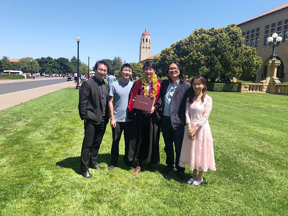 陳美齡的三個兒子均畢業於名牌大學史丹福。