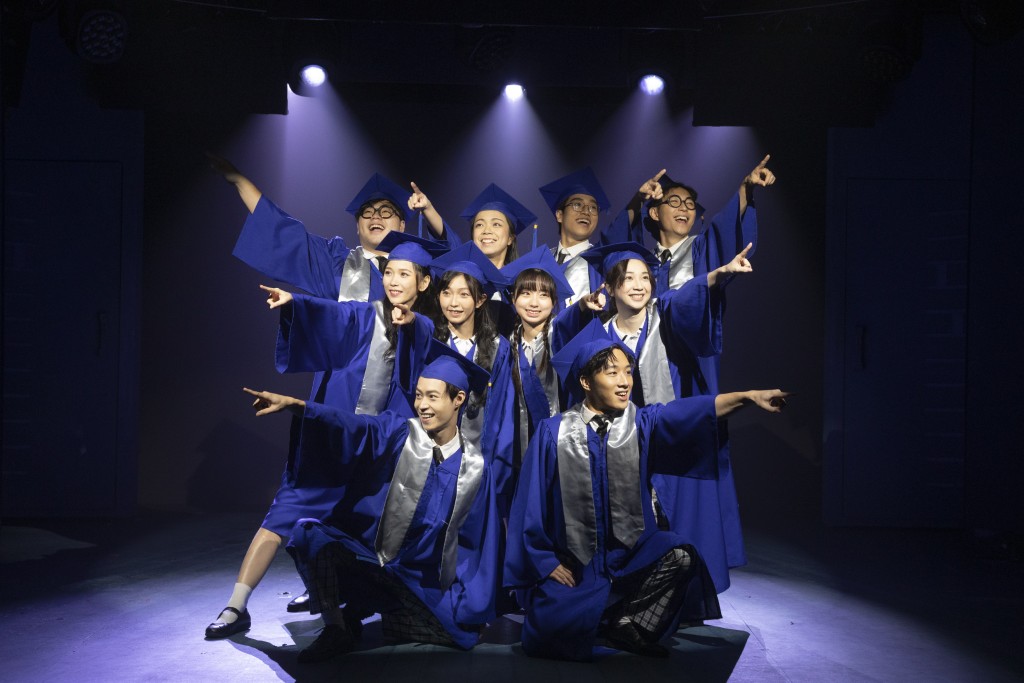 《我们的青春日志》由陈恩硕编剧、作曲、填词、导演及监制的