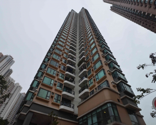 顯峯獲租客轉租為買,三房戶730萬沽。