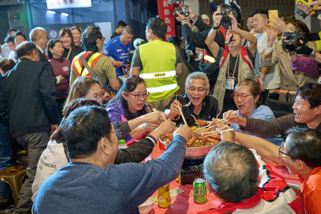 超大型千人盆菜宴會（圖片來源：信和集團）