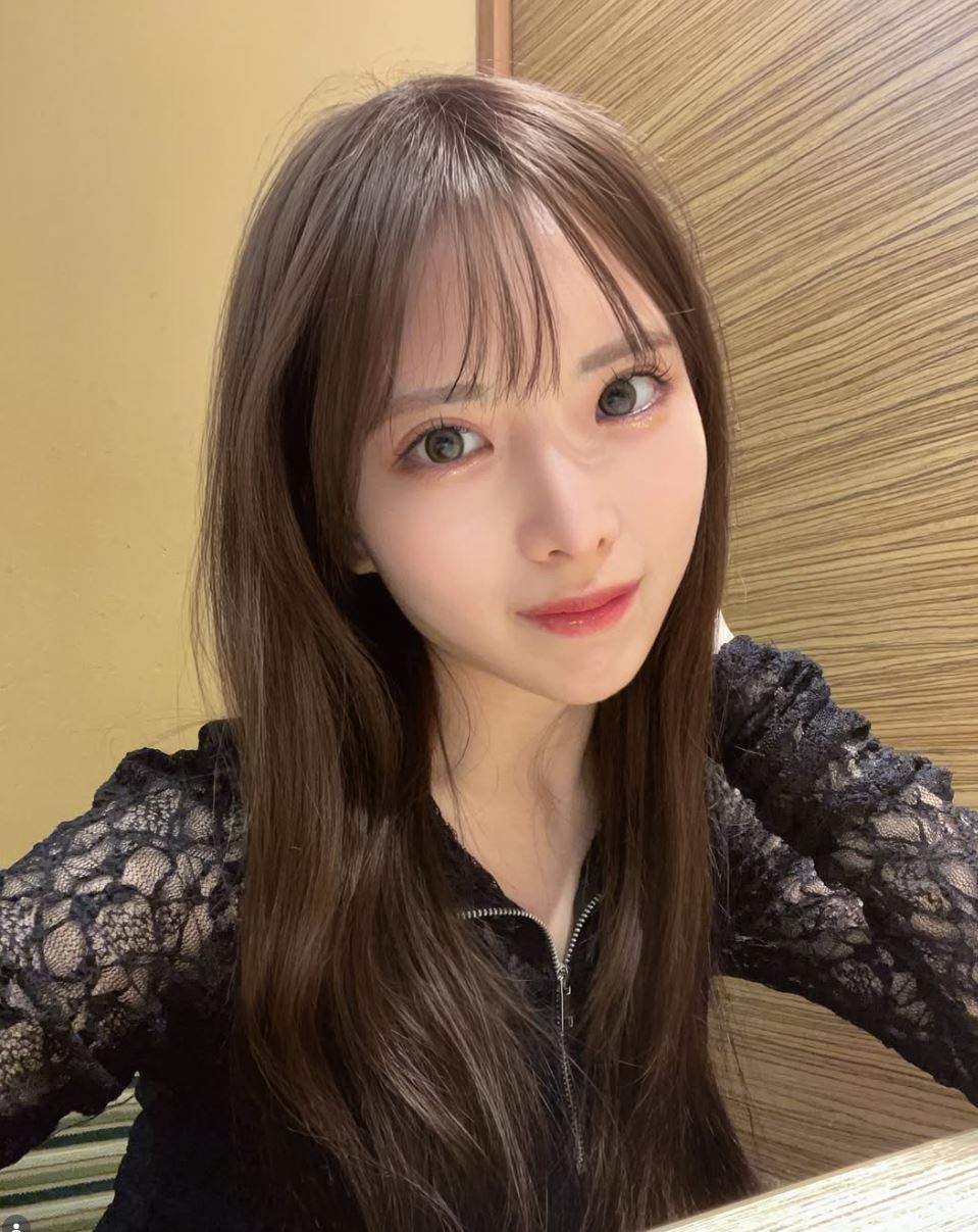 日本偶像团体“STU48” 24岁前成员MIYU（榊美优）偶像毕业后变成美妆网红。IG@miyu_biyo_