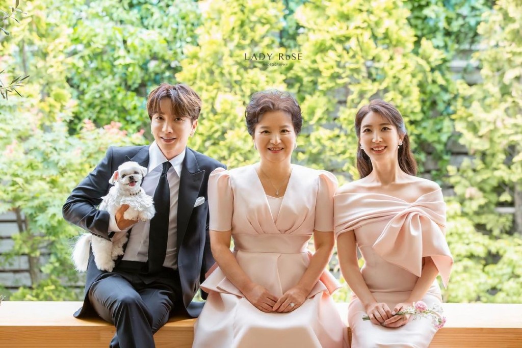 利特與家姐感情要好。