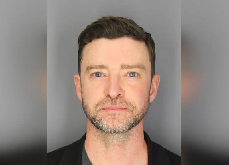 Justin Timberlake因醉駕被捕，其被捕照曝光。