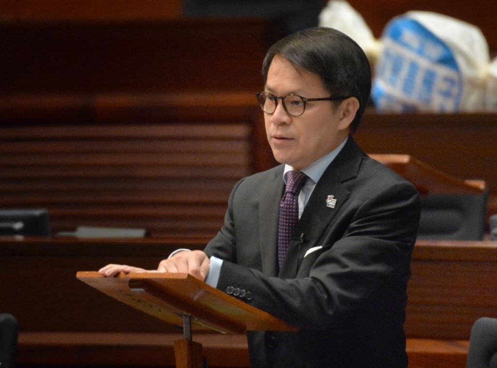 身兼行會成員、民建聯主席陳克勤表示香港社會是關注政府未來幾年，如何維持財政儲備的水平。資料圖片